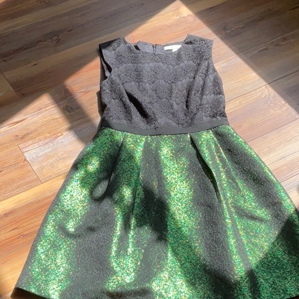 💖Erin Holiday black lace sleeveless top with green and gold brocade skirt